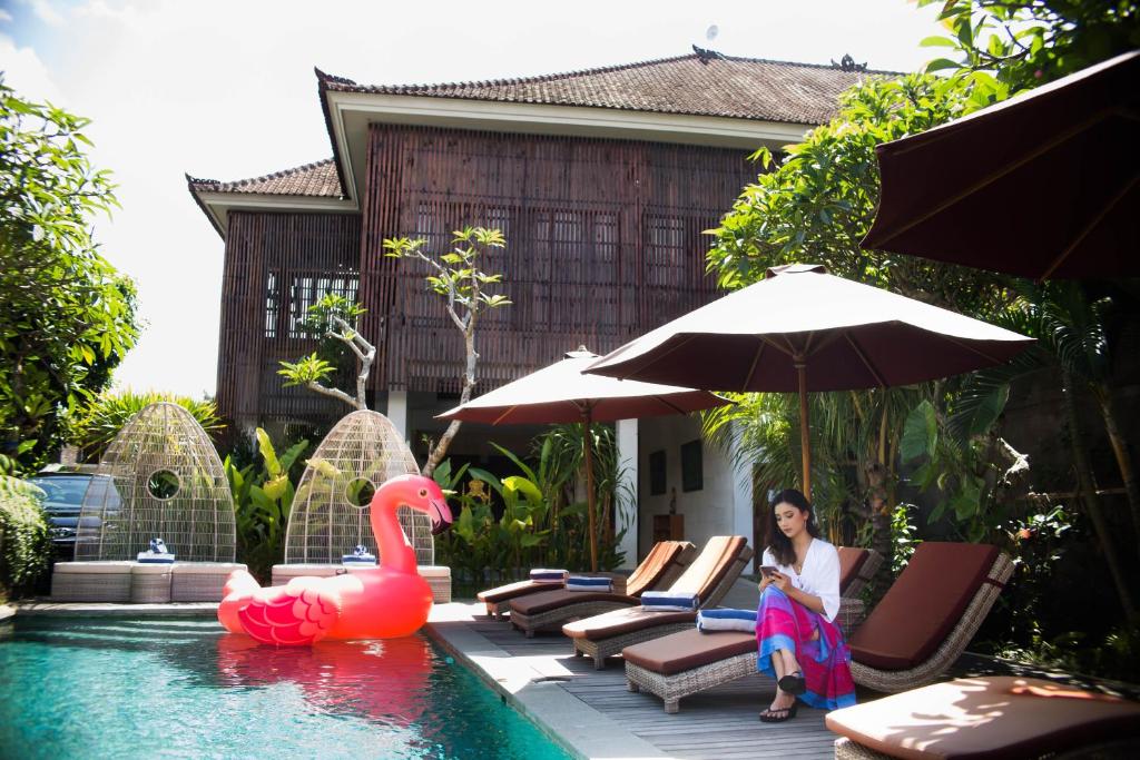 Bazén v ubytování Freddies Resort & Villas Ubud by Kanaya Hospitality nebo v jeho okolí