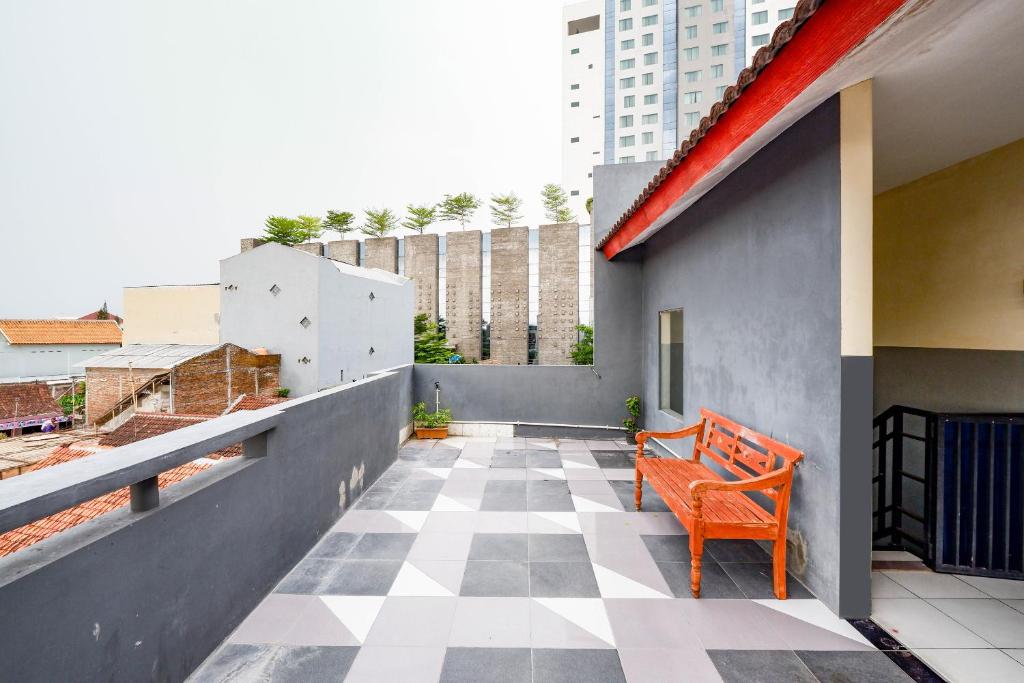 Balkón nebo terasa v ubytování SUPER OYO 2209 Solo Point Guest House Syariah