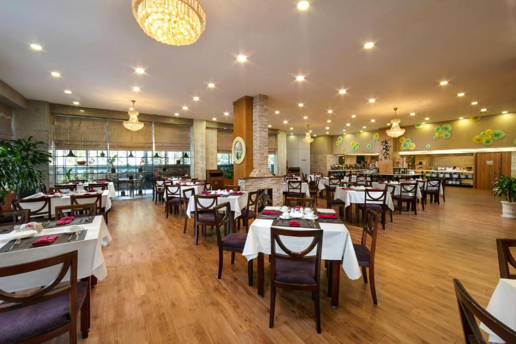 Restaurace v ubytování La Casa Hanoi Hotel