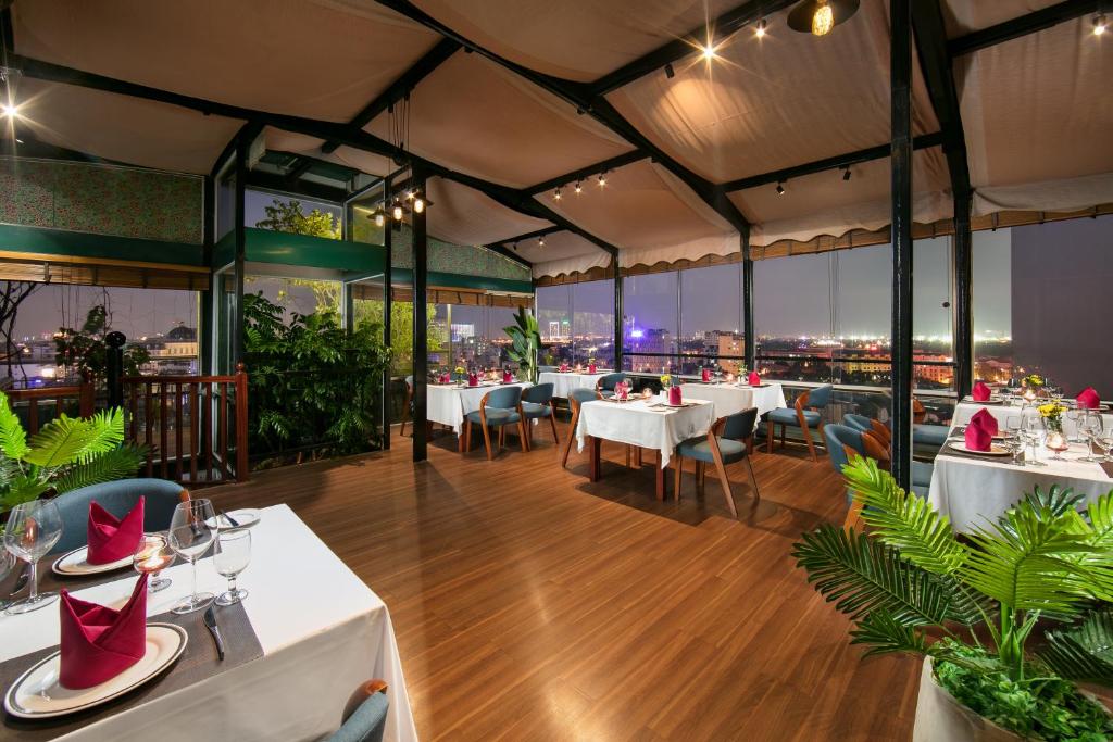 Restaurace v ubytování La Casa Hanoi Hotel