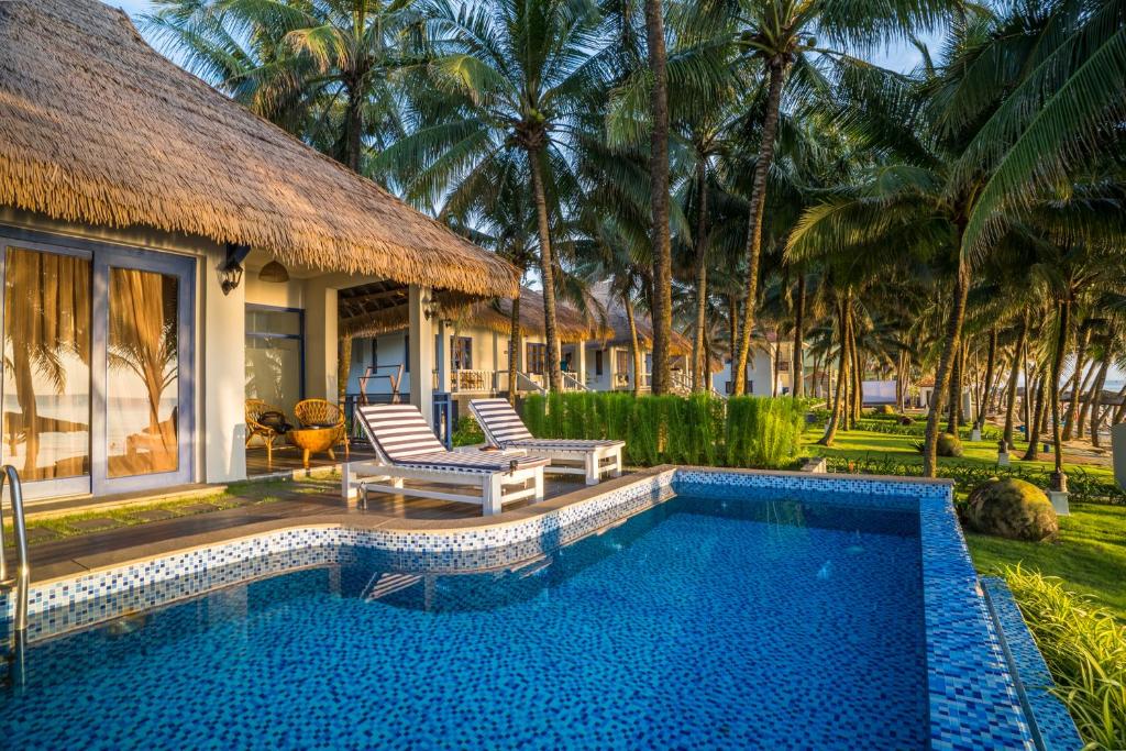 Villa Beach Front with Private Pool King Bed