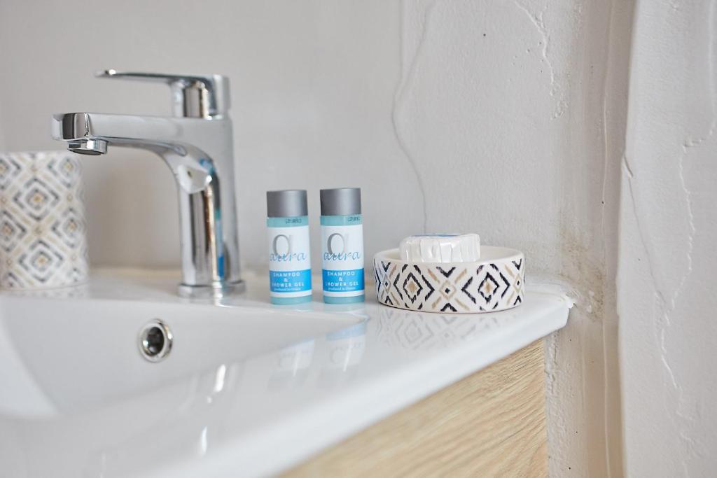 toStay-Unique apartment hotel in Athens center! - Resim 35