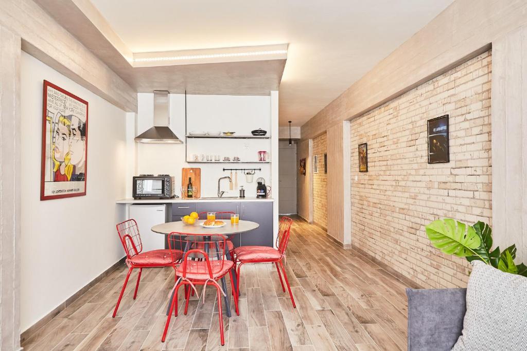 toStay-Unique apartment hotel in Athens center! - Resim 44
