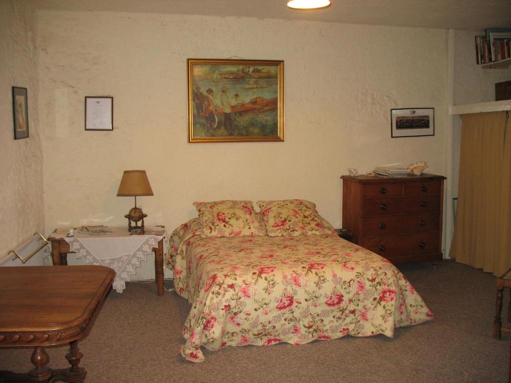 Chez Janie Hirst - Deluxe Double Room With Shower