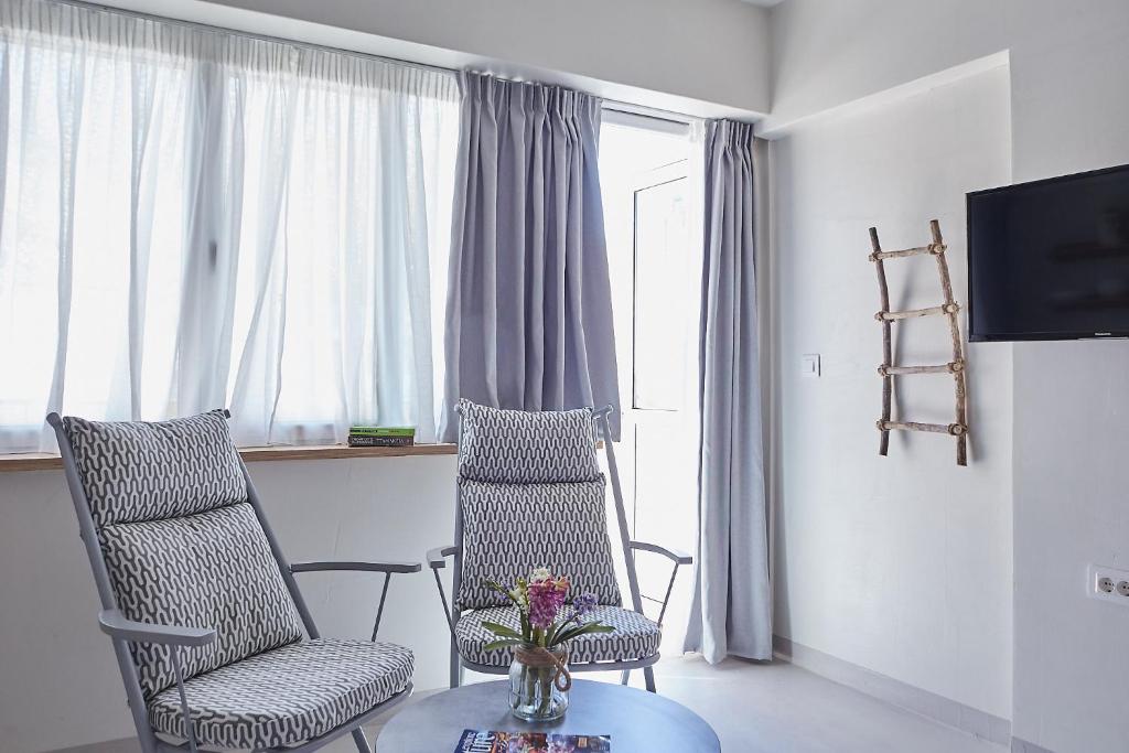 Telewizja i/lub zestaw kina domowego w obiekcie toStay-Unique apartment hotel in Athens center!