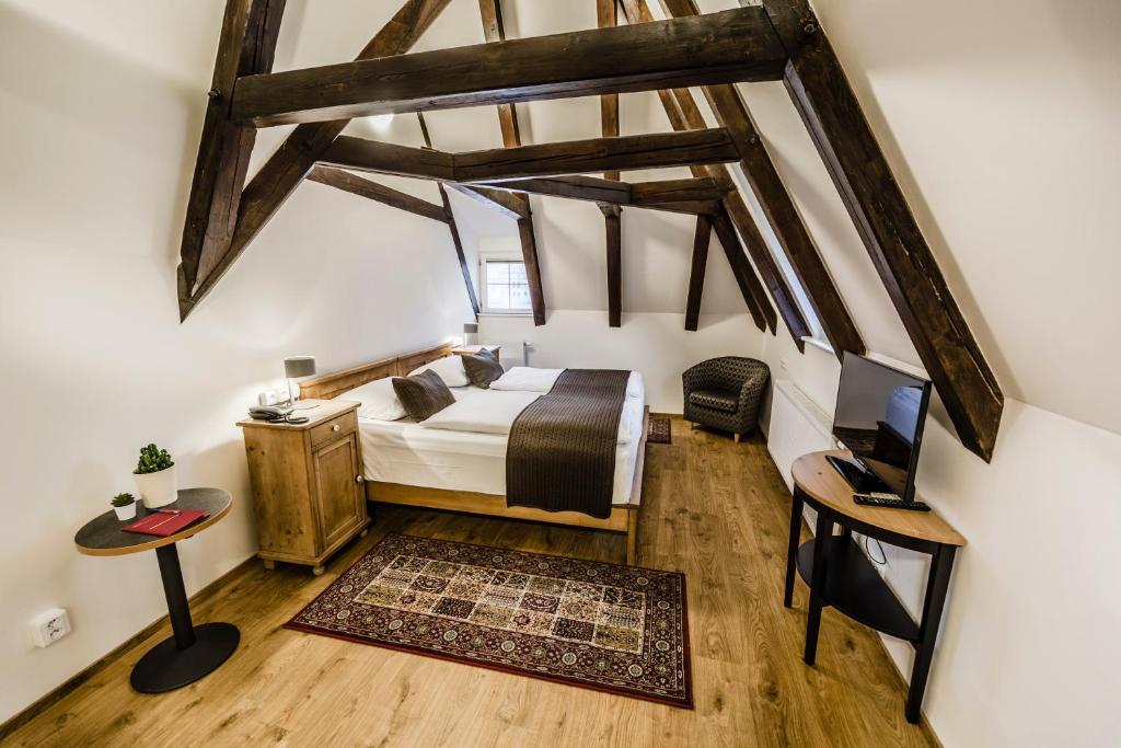 Archibald At the Charles Bridge - Resim 28