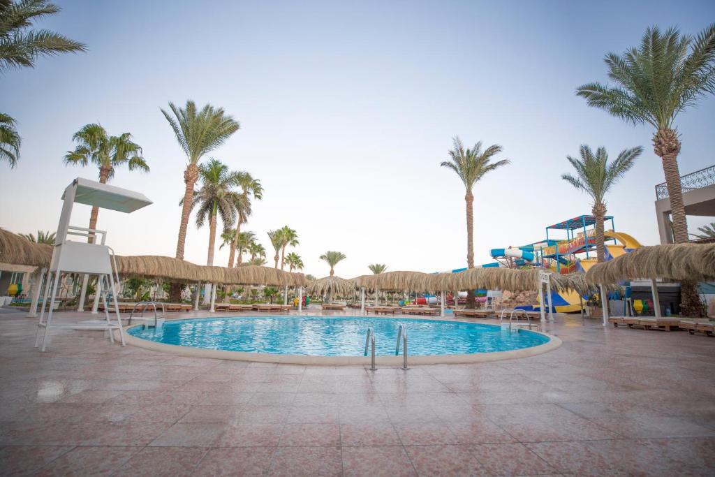 Bazén v ubytování Sunrise Aqua Joy Resort nebo v jeho okolí