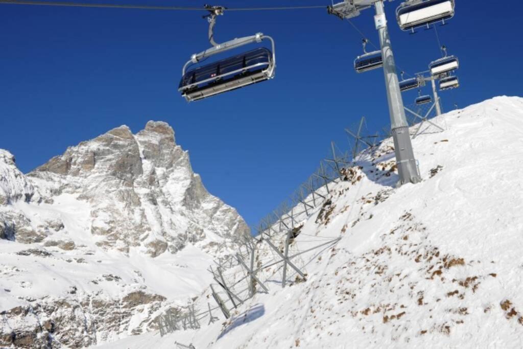 Zdjęcie z galerii obiektu Skichalet Cervinia Martino e BASSI w mieście Breuil-Cervinia