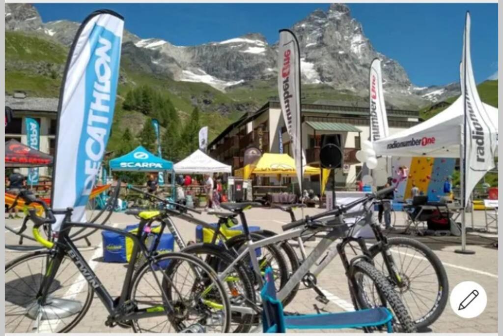 Zdjęcie z galerii obiektu Skichalet Cervinia Martino e BASSI w mieście Breuil-Cervinia