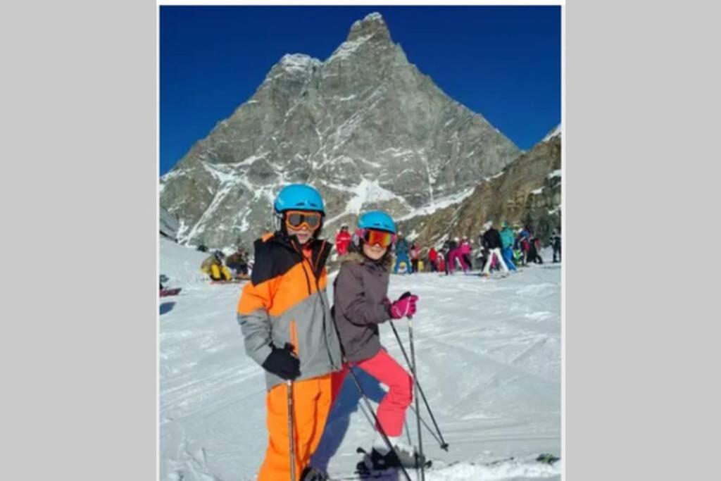 Zdjęcie z galerii obiektu Skichalet Cervinia Martino e BASSI w mieście Breuil-Cervinia