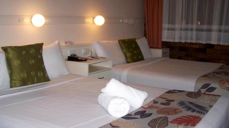 Postel nebo postele na pokoji v ubytování Best Western Parkside Motor Inn
