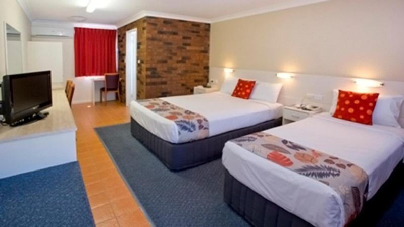 Postel nebo postele na pokoji v ubytování Best Western Parkside Motor Inn
