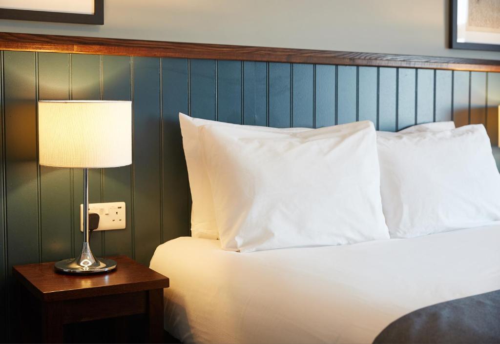 The Spyglass & Kettle by Greene King Inns - Resim 10