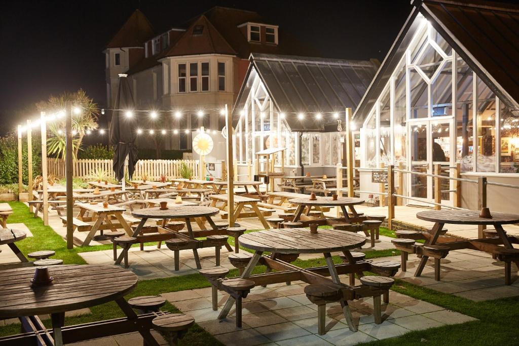 The Spyglass & Kettle by Greene King Inns - Resim 42