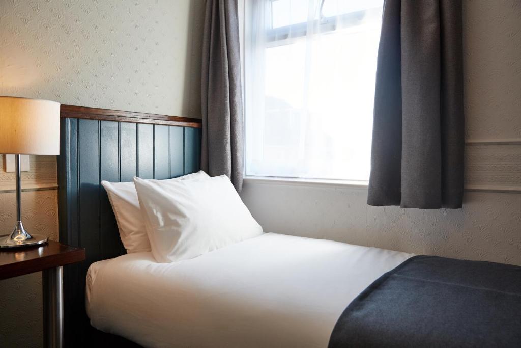 The Spyglass & Kettle by Greene King Inns - Single Room