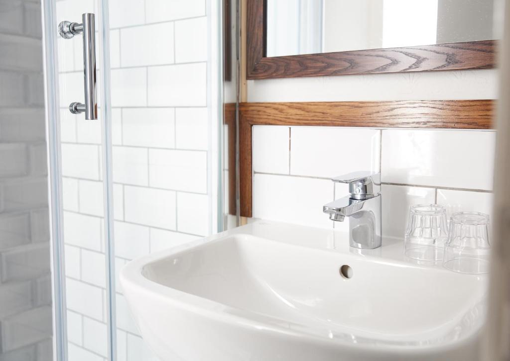 The Spyglass & Kettle by Greene King Inns - Resim 15