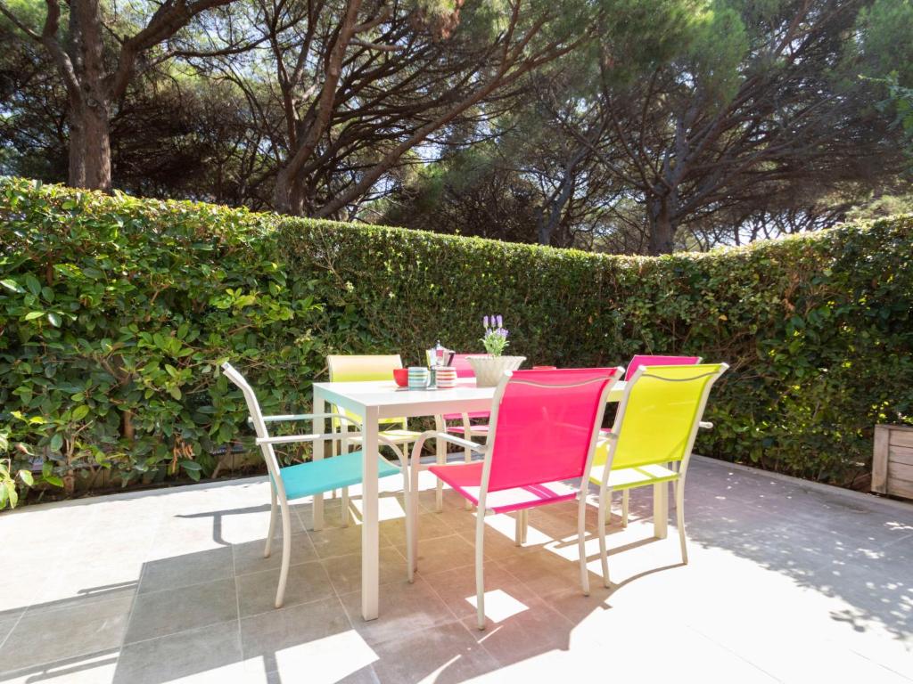Vonkajšia záhrada v ubytovaní Holiday Home Sol Cambrils Park-6 by Interhome
