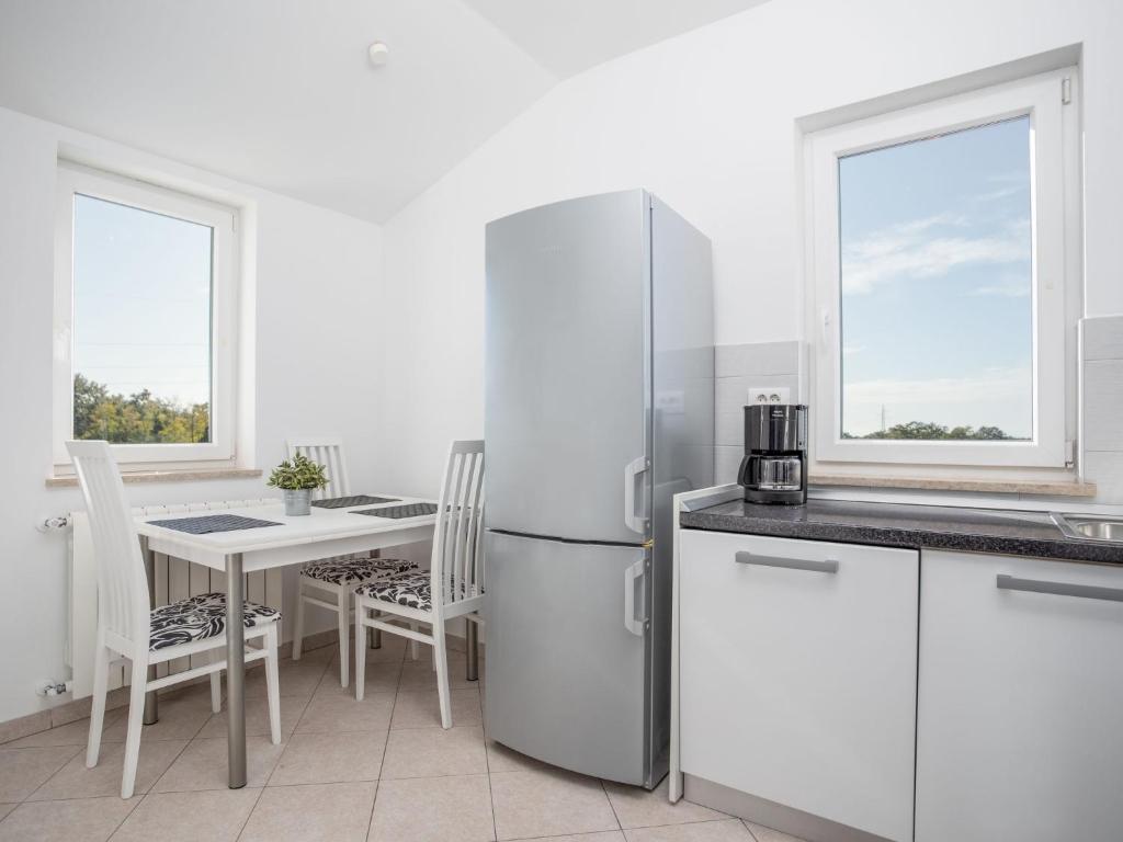 Zdjęcie z galerii obiektu Apartment Heidi-1 by Interhome w mieście Nova Vas