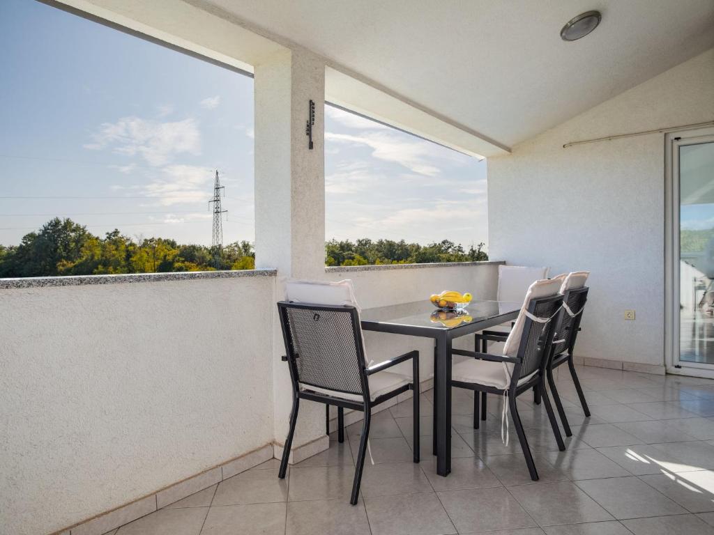 Zdjęcie z galerii obiektu Apartment Heidi-1 by Interhome w mieście Nova Vas