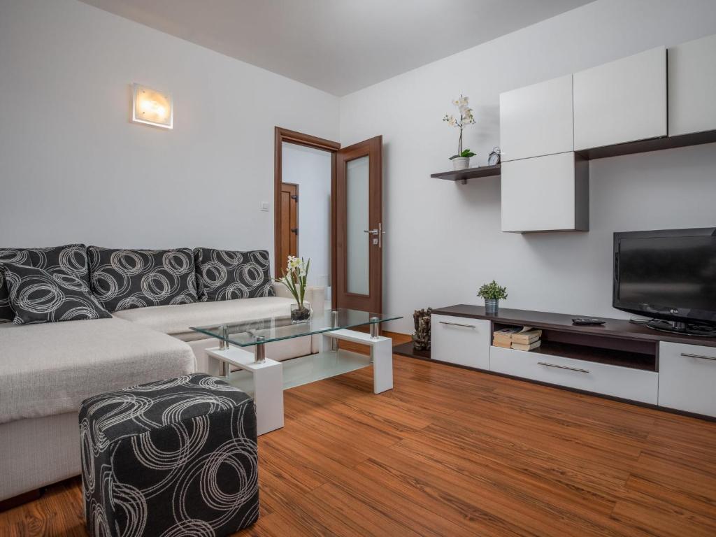 Zdjęcie z galerii obiektu Apartment Heidi-1 by Interhome w mieście Nova Vas