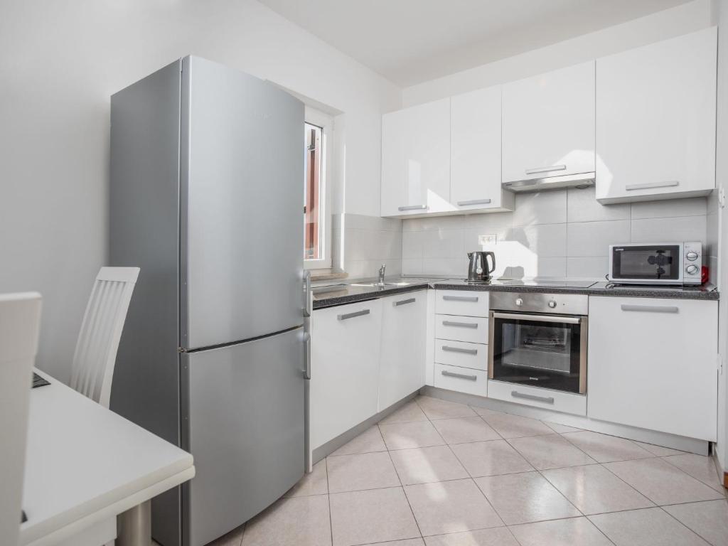 Zdjęcie z galerii obiektu Apartment Heidi-1 by Interhome w mieście Nova Vas