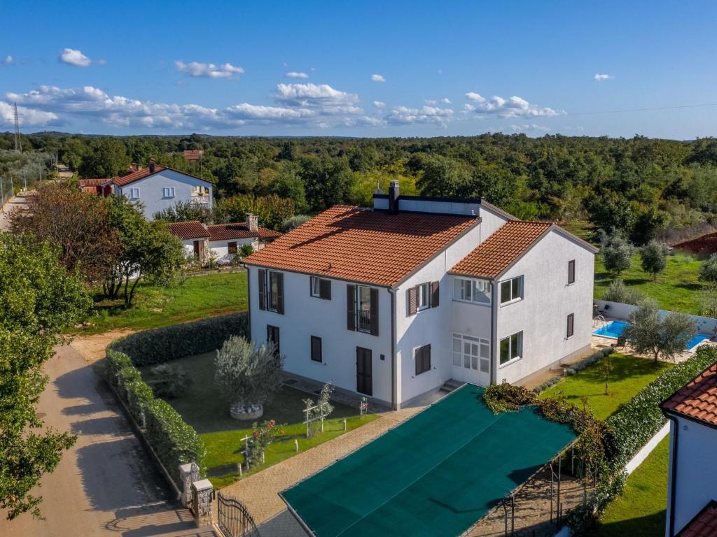 Zdjęcie z galerii obiektu Apartment Heidi-1 by Interhome w mieście Nova Vas