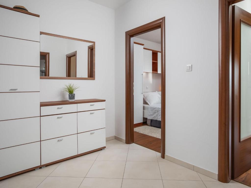 Zdjęcie z galerii obiektu Apartment Heidi-1 by Interhome w mieście Nova Vas