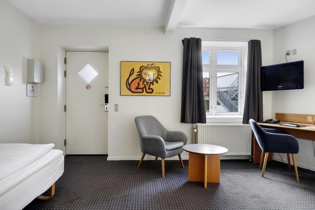 Μια τηλεόραση ή/και κέντρο ψυχαγωγίας στο Hotel Garni
