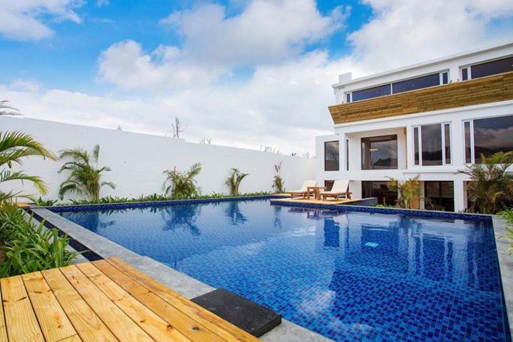 Πισίνα στο ή κοντά στο Sheng Tu Villa