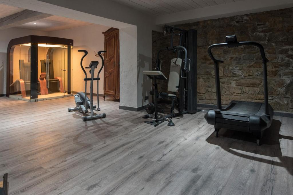 Fitness centrum a/nebo fitness zařízení v ubytování LE MAS DES COLOMBES Chambres d'hôtes B&B & SPA