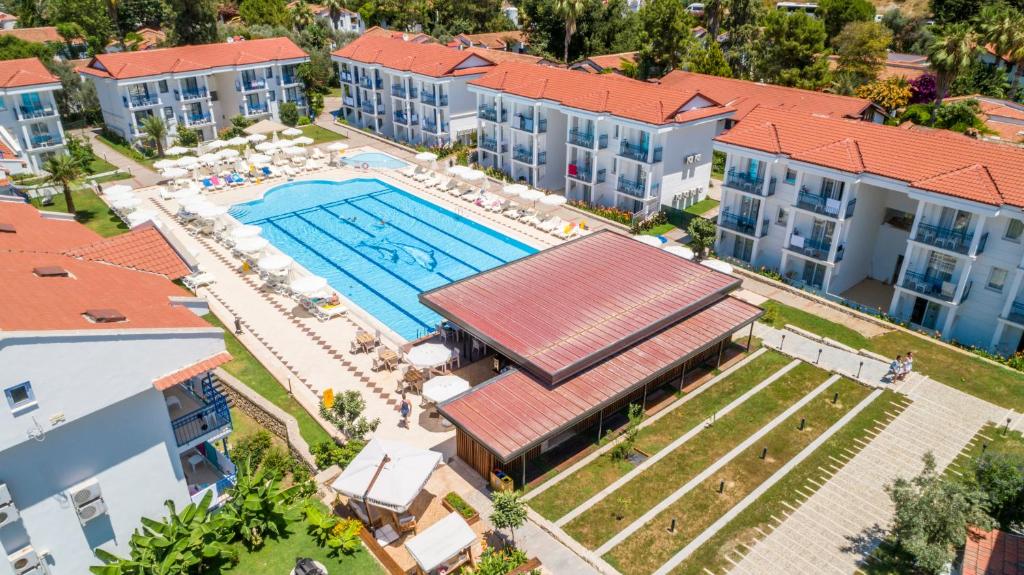 Bazén v ubytování Belcekum Beach Hotel nebo v jeho okolí
