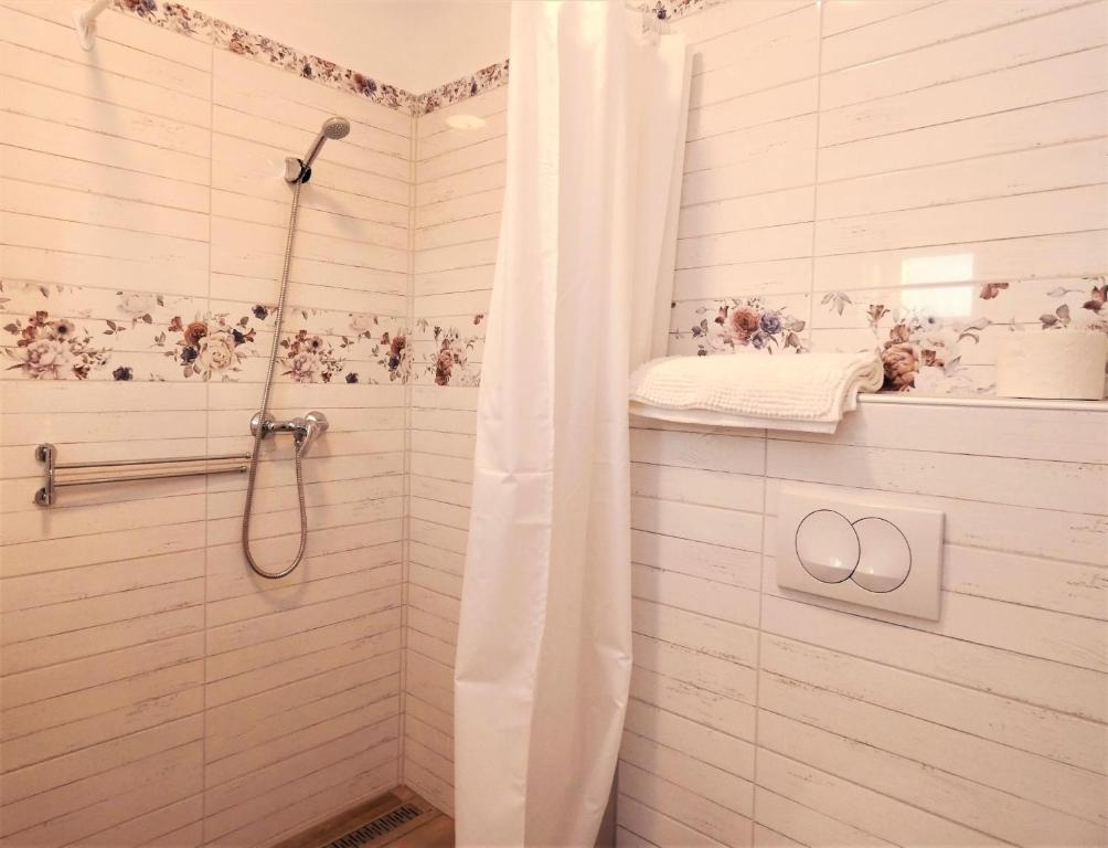 Angelina Vendégház - Two-Bedroom Apartment