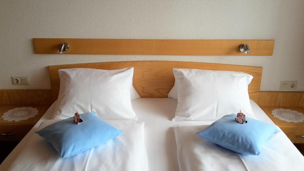 Postel nebo postele na pokoji v ubytování Gästehaus Zedlacherhof