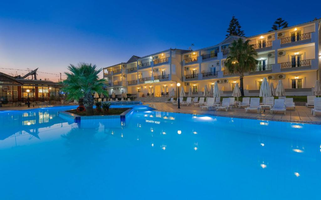 Bazén v ubytování Hotel Cronulla nebo v jeho okolí