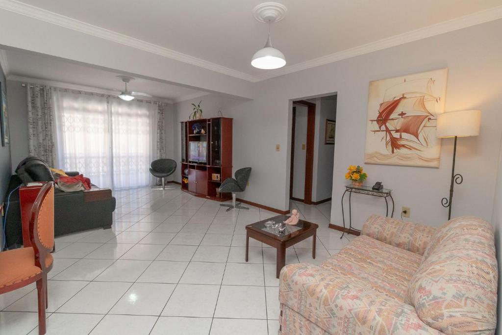  Aluguel Apartamento 3 quartos sendo 1 suíte Bombas/SC