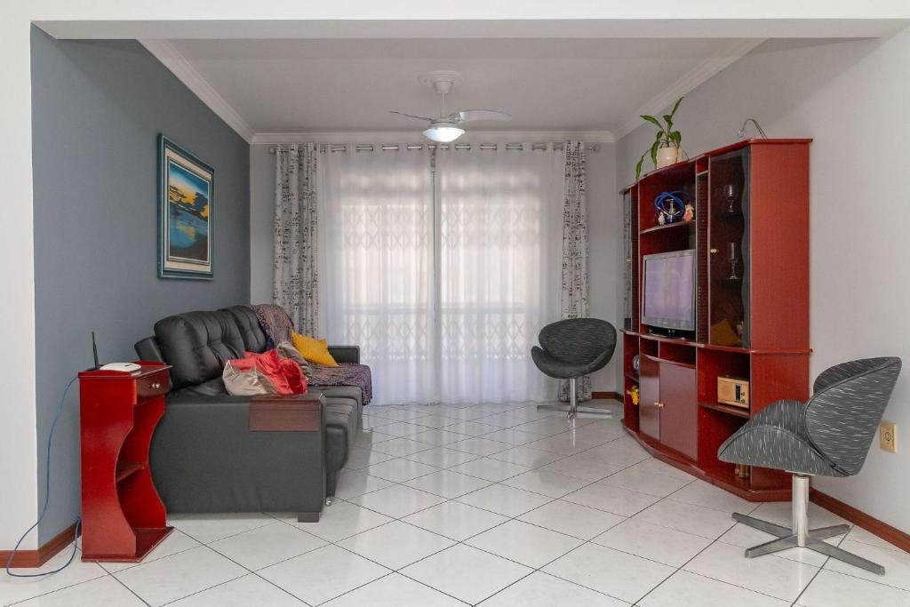  Aluguel Apartamento 3 quartos sendo 1 suíte Bombas/SC