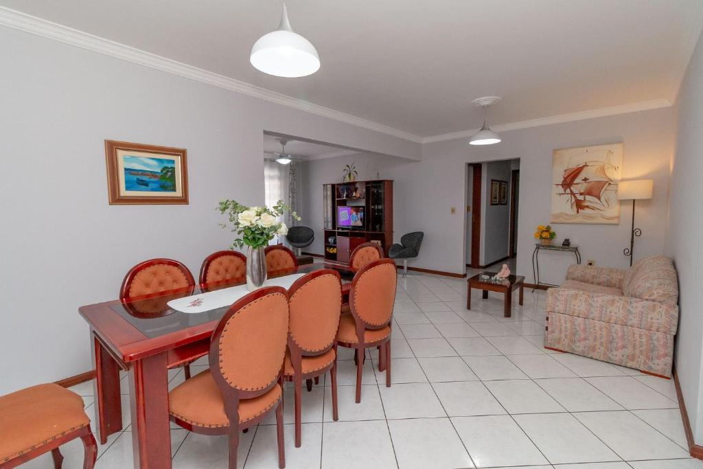  Aluguel Apartamento 3 quartos sendo 1 suíte Bombas/SC