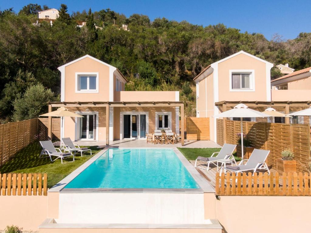 Bazén v ubytování Reiki Villas Erikousa nebo v jeho okolí