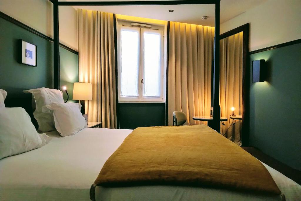 The Chess Hotel Review - Paris , France 