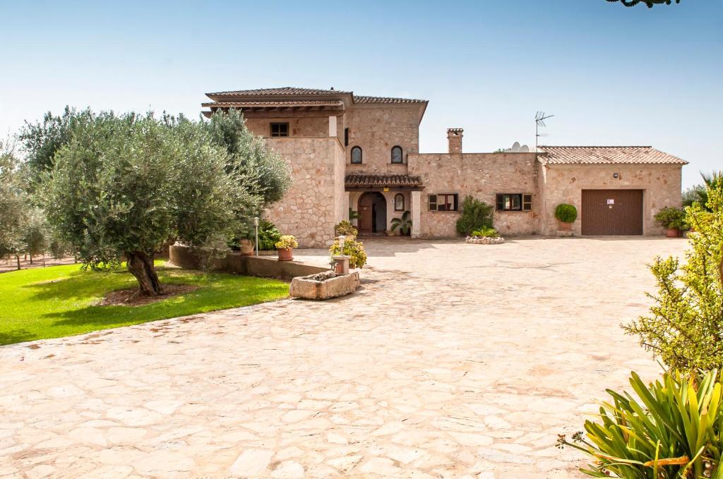 A garden outside Finca Aguilas