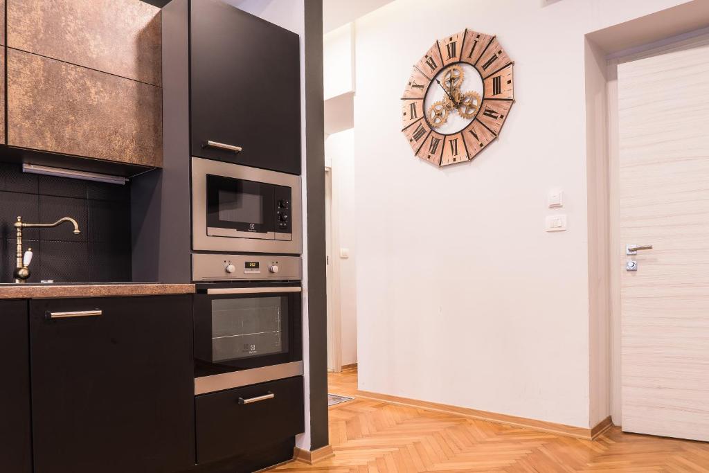 Kuchyňa alebo kuchynka v ubytovaní Villa Domina