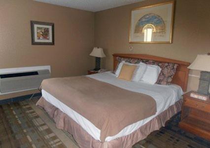 Rodeway Inn Cheyenne I-80 East - Queen Room - Fumar