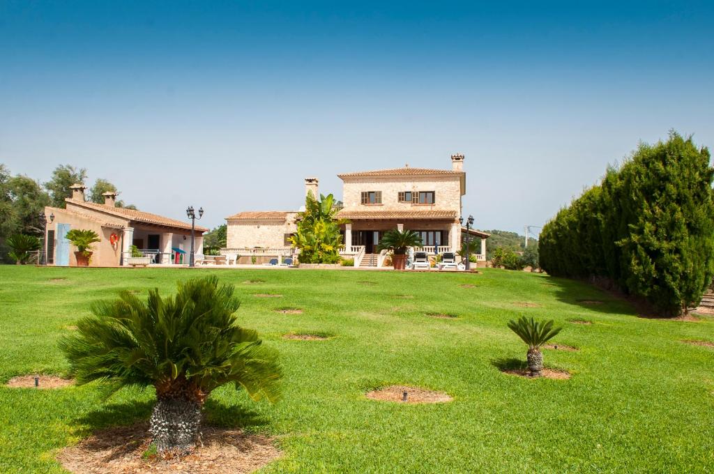 A garden outside Finca Aguilas