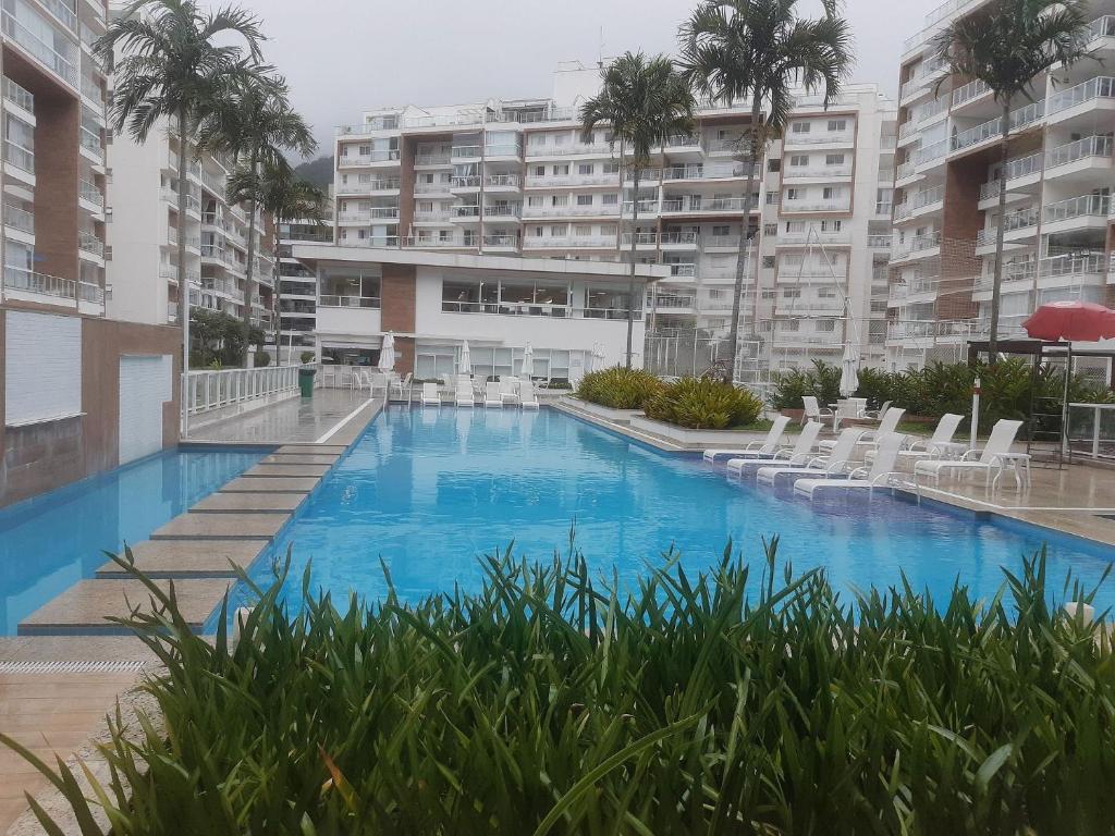  Super novo apartamento em condomínio fechado