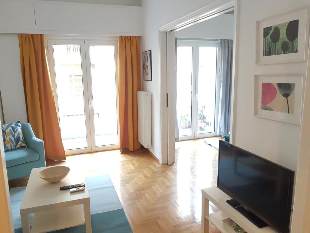 Colourful Apartment in the heart of Athens - 10