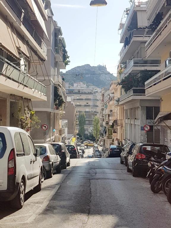 Colourful Apartment in the heart of Athens - 14