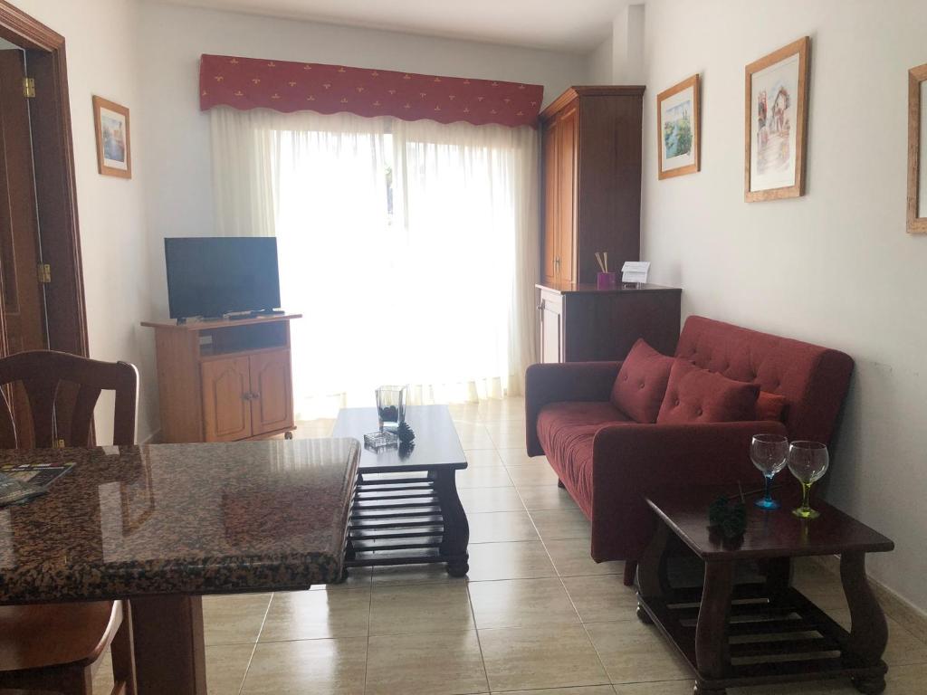 Apartamentos Edalmar - One Bedroom Apartment With Mountain View