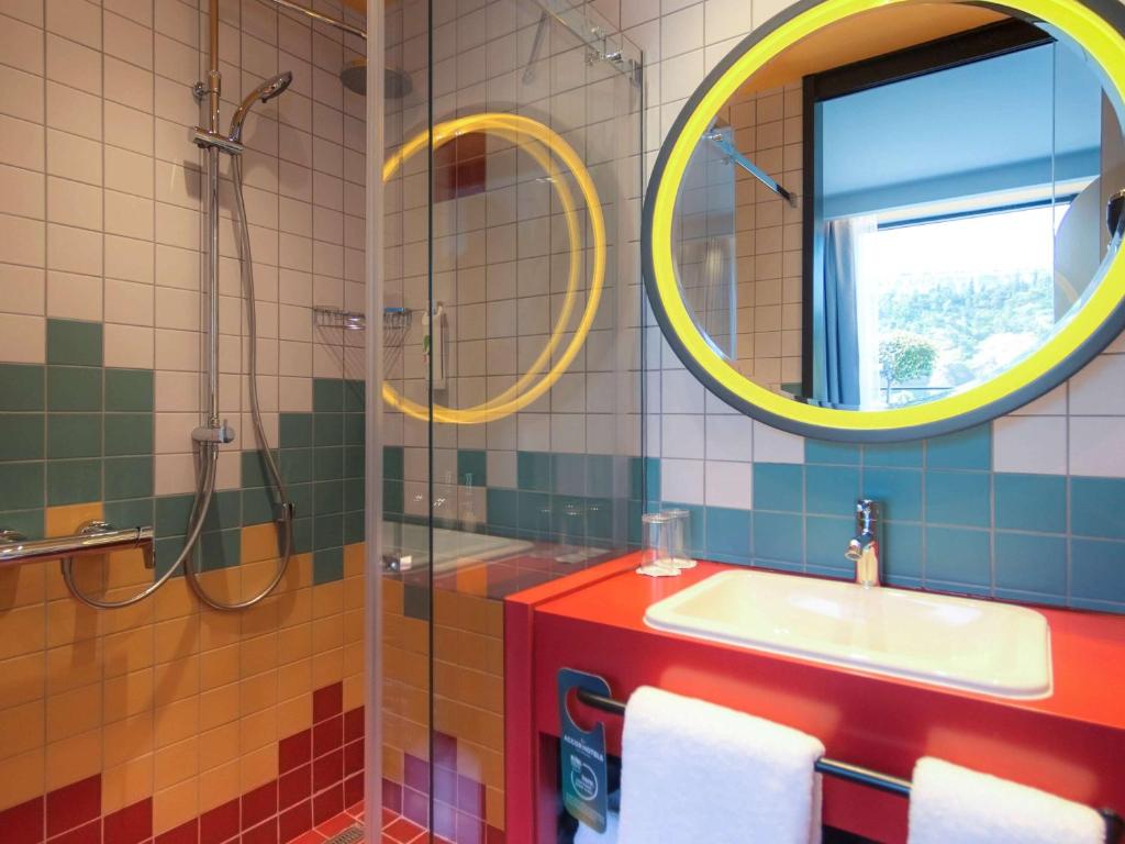Koupelna v ubytování ibis Styles Tbilisi Center