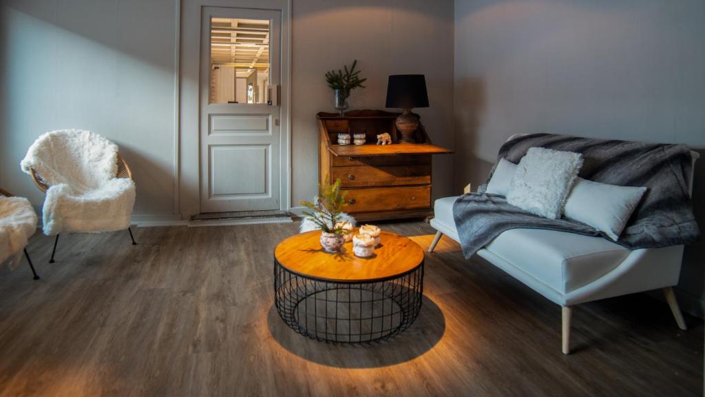 Posezení v ubytování Hôtel Arbois Bettex