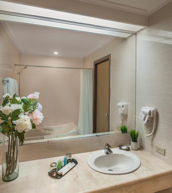 Hotel Kimberly Tagaytay - デラックスルーム